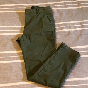 *Sold* Banana Republic beautiful olivegreen trousers